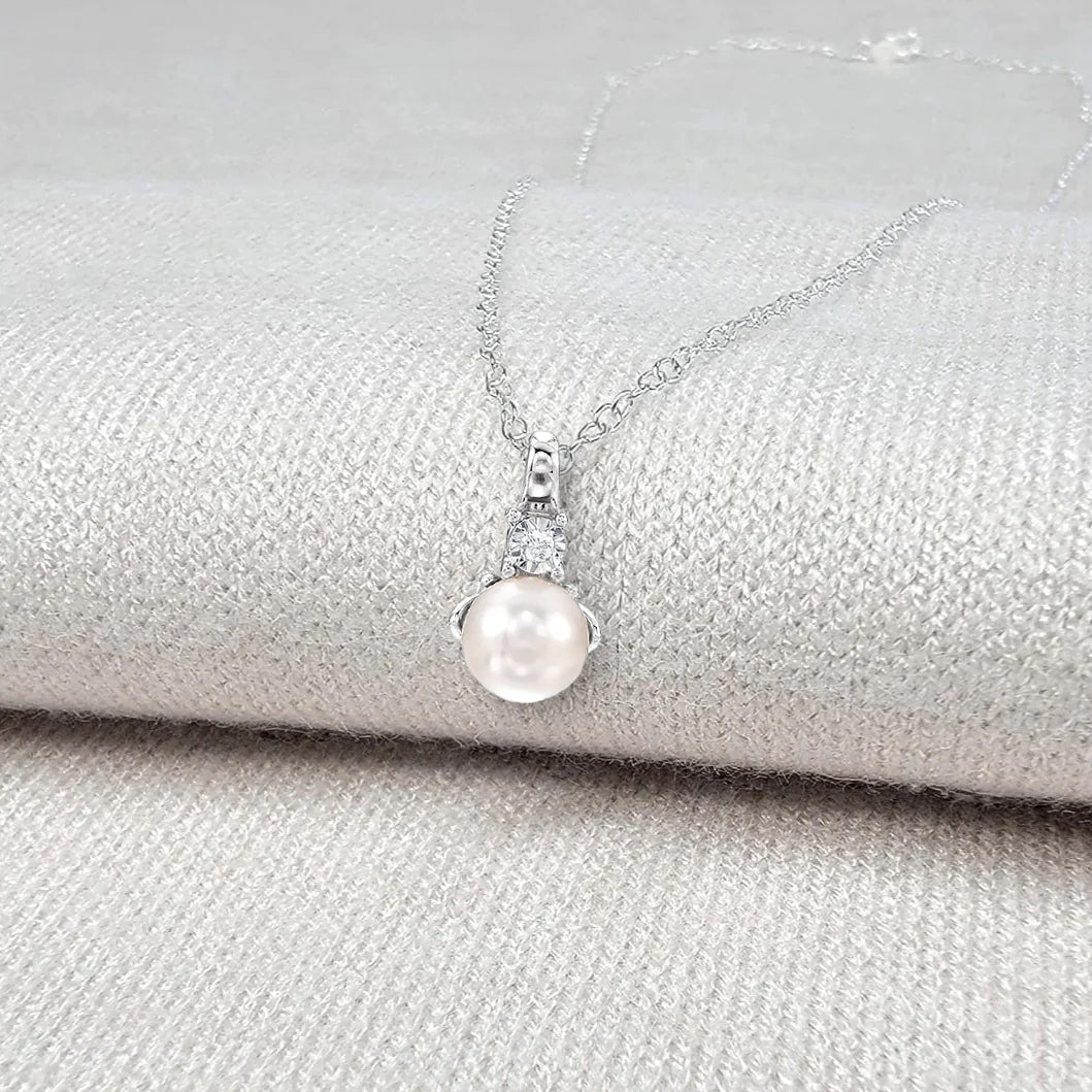 Single Pearl Necklace